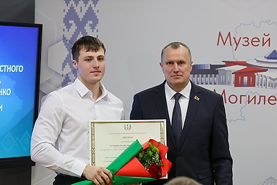 Председатель Могилевского облисполкома встретился с лучшими молодыми специалистами области