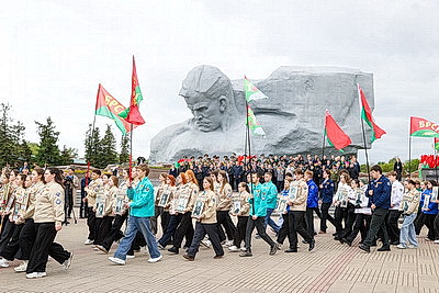 Радостно, трепетно, масштабно празднуют День Победы в Бресте
