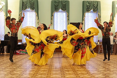 Мюзикл с популярной музыкой 2000-х. Премьера \"Бесприданницы\" прошла в ТЮЗе