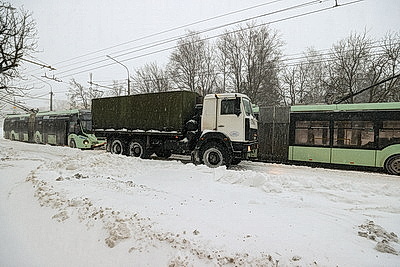 В Минске более 180 единиц техники и свыше 1,5 тысячи человек ликвидируют последствия снегопада