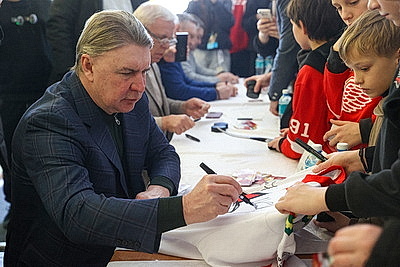 Легенды хоккея провели мастер-класс для юных игроков ХК \"Брест\"