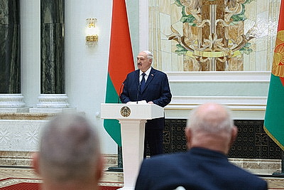 Лукашенко в преддверии священного праздника Дня Победы вручил государственные награды