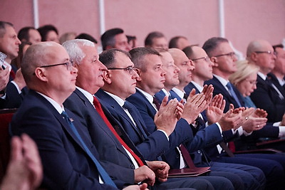 Танцы тракторов и презентация талисмана. МТЗ празднует 80-летие