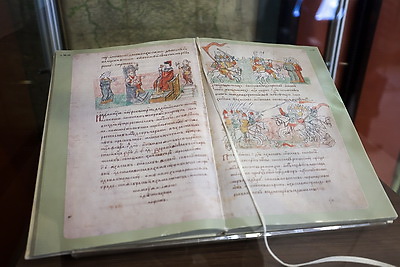 Первые паспорта гражданина Беларуси вручили детям сотрудников прокуратуры