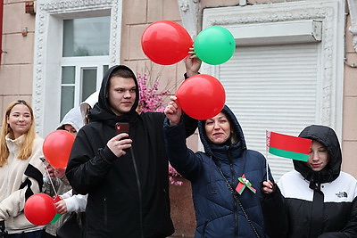 Праздничный Витебск. Жители и гости города празднуют День Победы