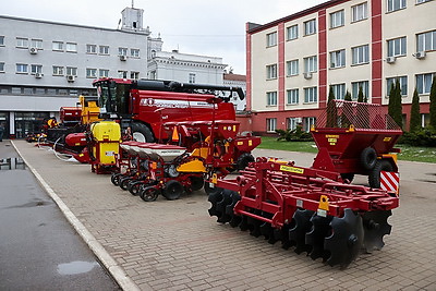 МТЗ ежегодно поставляет в Азербайджан не менее 700 единиц техники