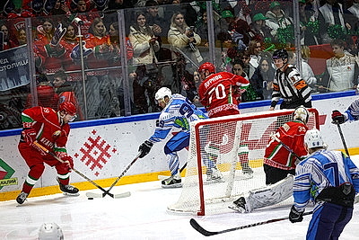 Команда Президента выиграла четвертый матч в РХЛ