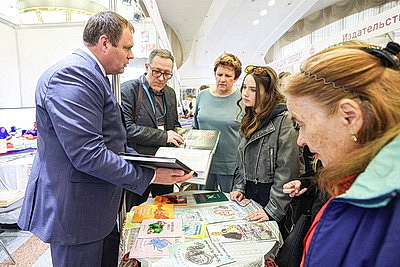 Фольклорные танцы и книги о подвигах. Презентация Армении и Молдовы прошла на Минской книжной выставке-ярмарке