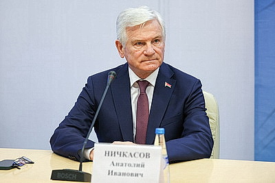 Читальные залы Национальной библиотеки Беларуси ежедневно посещает 1,5-2,5 тыс. человек