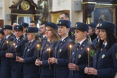Хоругвь с ликом апостола и евангелиста Матфея торжественно вручили Гродненской региональной таможне