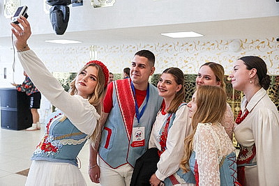\"Молодежь - за Союзное государство\". Сергеенко и Исаченко встретились с творческой молодежью