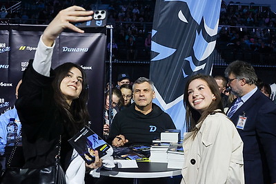 \"Наши болельщики - лучшие\". Хоккейное \"Динамо\" закрыло сезон в \"Минск-Арене\"