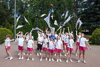 В \"Зубренке\" отдыхают дети из разных стран