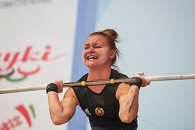 Более 140 сильнейших спортсменов принимают участие в чемпионате Беларуси по тяжелой атлетике в Могилеве