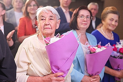 \"Они посвятили жизнь заботе о людях\". В Гомеле чествовали медработников области