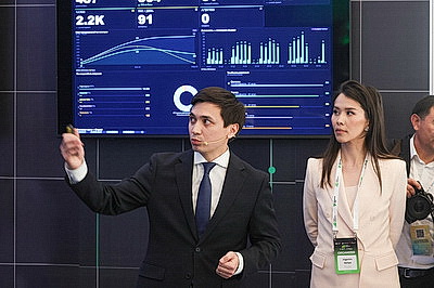 \"Индустрия 5.0: Сила взаимодействия\". Турчин принял участие в пленарной сессии цифрового форума в Казахстане