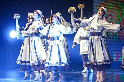 Мир, порядок, защита ценностей. Караев об Основном Законе на торжестве в честь Дня Конституции