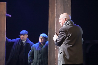 Владимирский академический театр драмы представил спектакль \"Черные доски\" на театральном форуме \"M.@rt.контакт\"