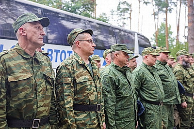 Главная задача - защищать наш дом. В Гомельской области проходят учебные сборы территориальных войск