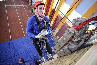 В Минске выбирают лучшего спасателя-высотника