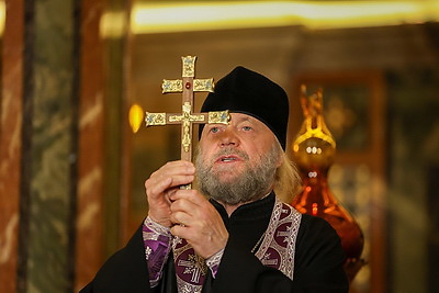 В крипту Всехсвятского храма заложили капсулы с землей и водой с мест гибели белорусов