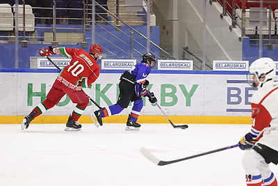 Легенды хоккея провели мастер-класс для участников турнира \"В основании будущего\"