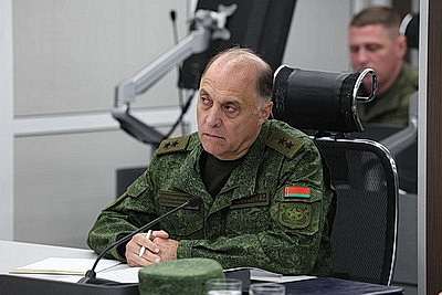Лукашенко ознакомился с развитием и практическим использованием в войсках систем связи