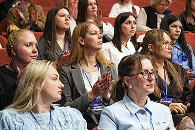 \"Женская энергия для большого дела\". Молодежный женский форум проходит в Минске