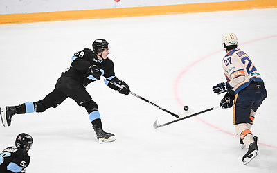 Минские динамовцы забросили шесть шайб в ворота \"Шанхайских драконов\"