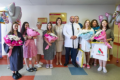 В Беларуси поздравили мам, родивших в День Независимости