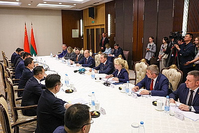 Снопков: Беларусь делает упор на промышленную и технологическую кооперацию с Китаем