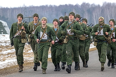 Брестские десантники пробежали марш-бросок на 5 км во время проверки боеготовности ВС