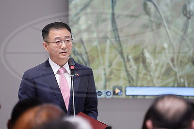 Иностранные дипломаты заговорили на мове. Глава МИД Рыженков встретил их в историческом месте Минска