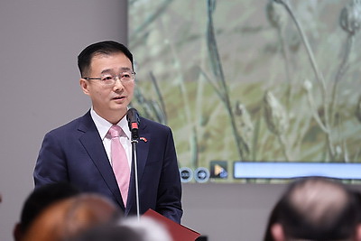 Иностранные дипломаты заговорили на мове. Глава МИД Рыженков встретил их в историческом месте Минска