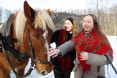 В Беловежской пуще отметили Масленицу и попрощались со Снегурочкой до следующей зимы