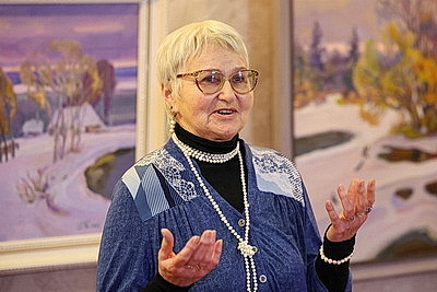 Автор и его муза: выставка семьи художников Поплавских открылась в НББ