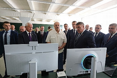 \"Можем конкурировать\". Лукашенко ставит задачу активнее осваивать рынок светодиодных ламп