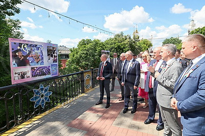 Выставка БЕЛТА \"35 мгновений фестиваля\" открылась в Витебске
