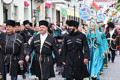 Шествие участников XV Республиканского фестиваля национальных культур состоялось в Гродно