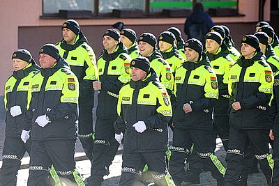 Гродненские милиционеры прошли торжественным маршем по центру города