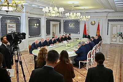 Акцент на арендное жилье. Как и где строить заветные квадраты - тема совещания у Лукашенко