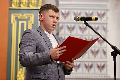 Чтить традиции, уважать законы и трудиться на благо страны. 43 иностранца приняли гражданство Беларуси