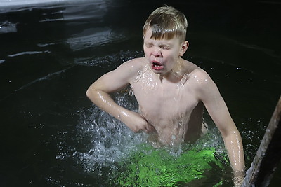 Православные верующие празднуют Крещение Господне