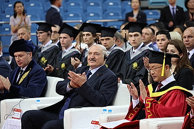 Лукашенко посетил Пекинский университет