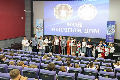Сто детей из 11 семей. В Гомеле для ребят из домов семейного типа устроили праздник перед 1 сентября