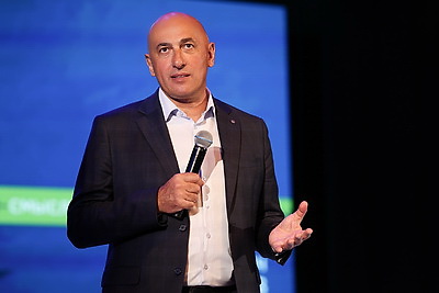\"На все вопросы ответы были доступные, чтобы было понятно каждому\". Марков и Гигин встретились с жителями Барановичей и Пинска