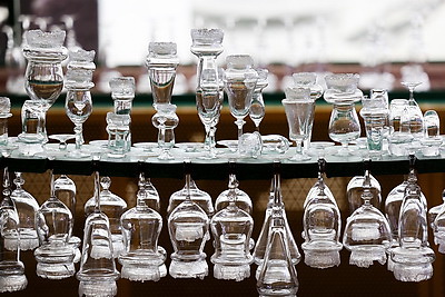 Женщина-стеклодув из Березовки 20 лет создает шедевры из стекла и хрусталя