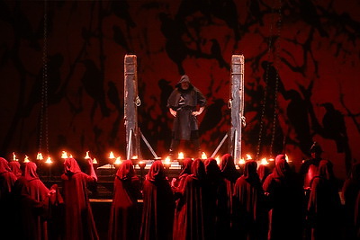 Коллекцию рушников показали гостям Большого театра на Вечере белорусской культуры