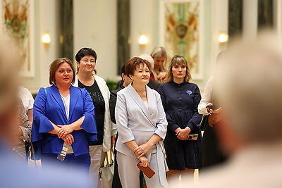 \"Мы разные, но мы едины\". Экскурсия во Дворец Независимости дала старт новому проекту Белорусского союза женщин
