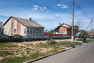 \"Хочется всем показать, как мы живем\". Как Новые Самотевичи развиваются спустя 40 лет после ЧАЭС